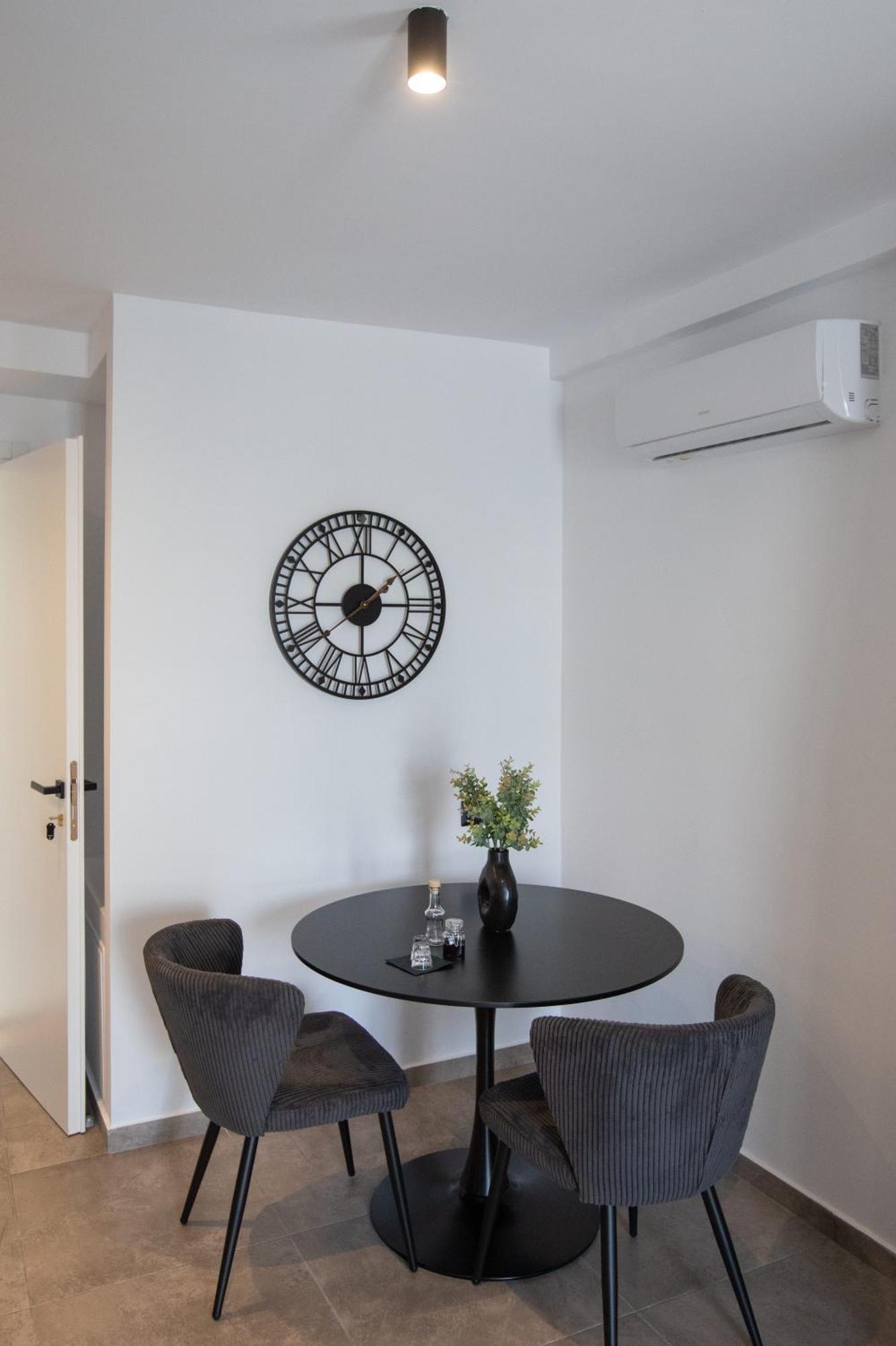 Griffin Suites Heraklion  Екстер'єр фото